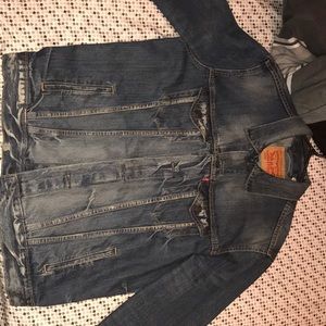 Dark Levi’s denim jean jacket